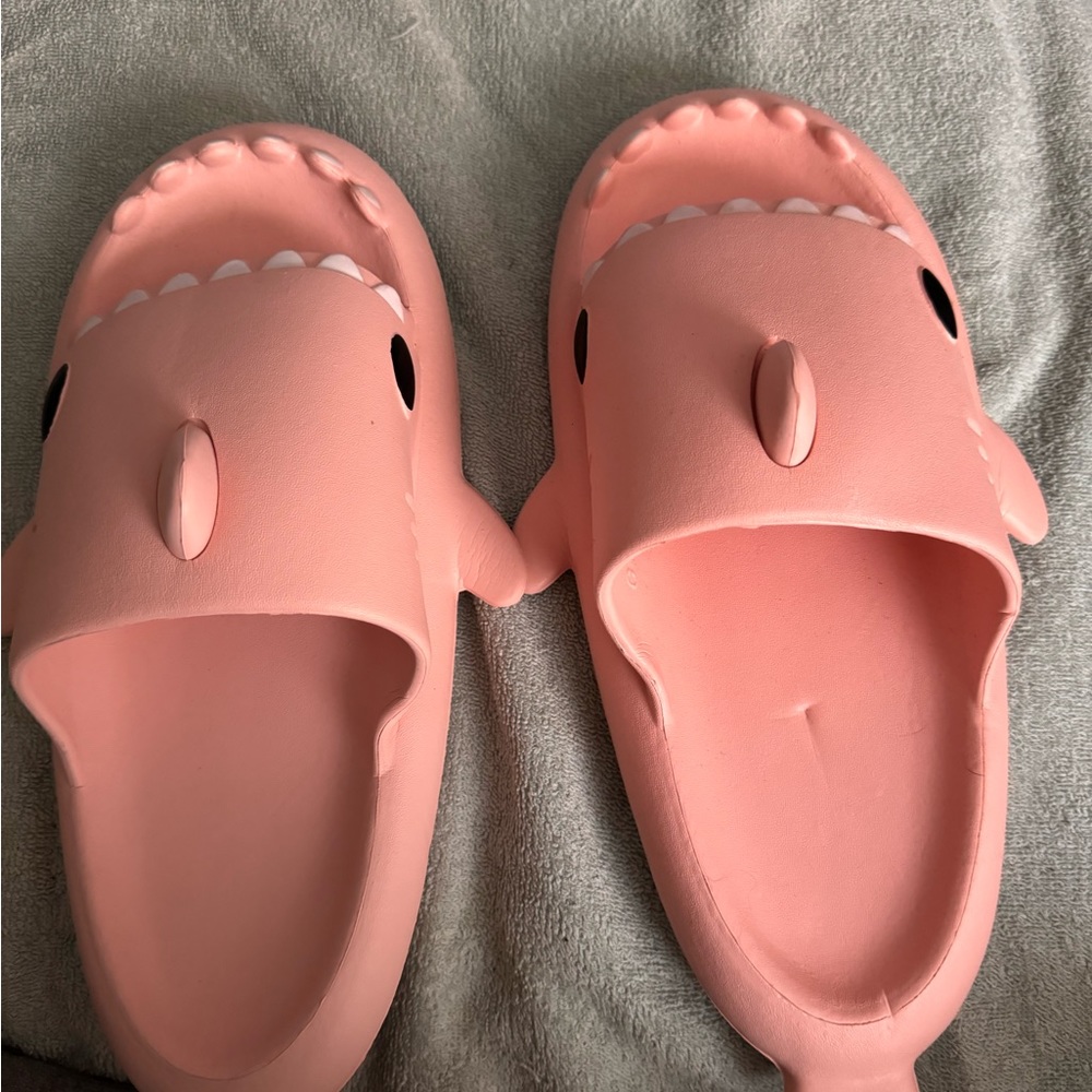 Pink crayola crayons pink shark slides - size 11- unisex